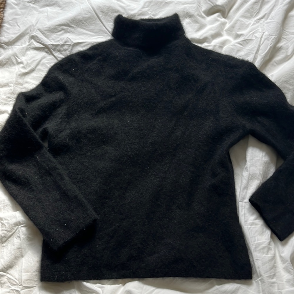 Black 100% cashmere Charter Club turtleneck sweater